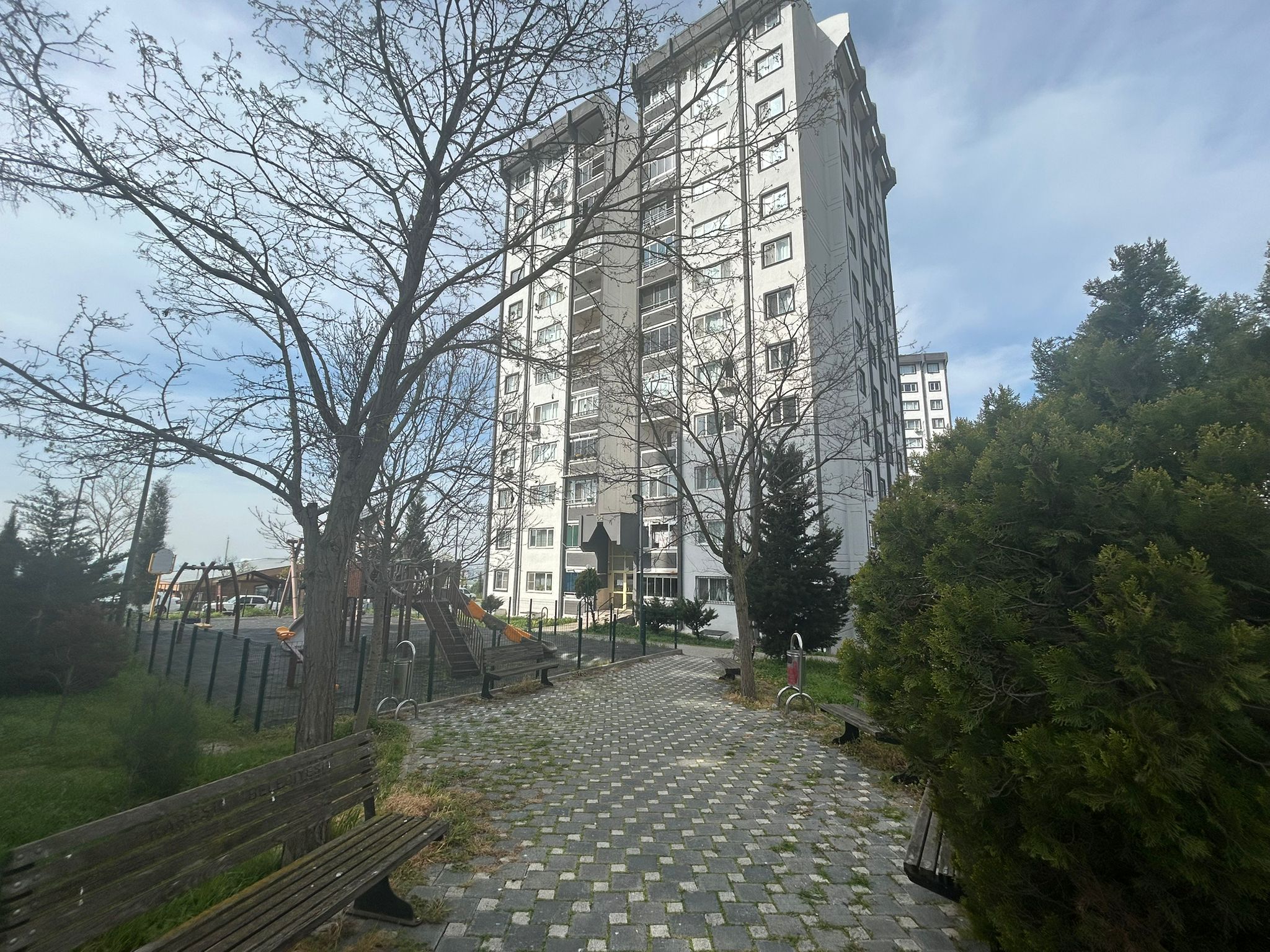 CENTURY 21 BAL'DAN TOKİ YENİMAH.'DE ARA KAT,KİRALIK 3+1