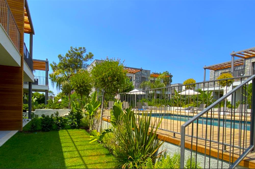 BODRUM KONACIK AVENUE KARŞISI KİRALIK 2+1 BAHÇE KATI