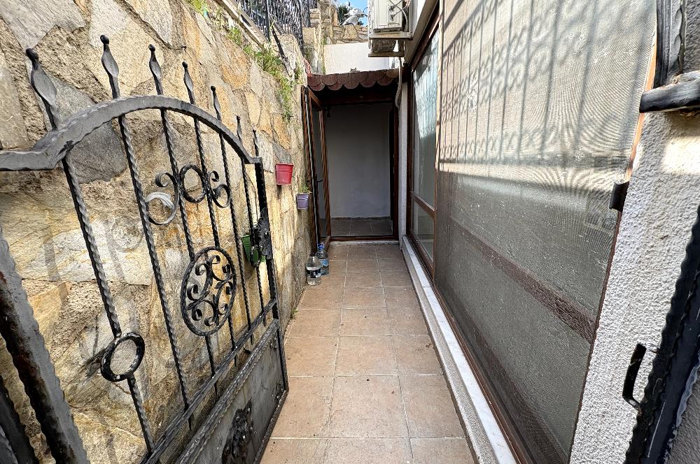 Bodrum Yokuşbaşı'nda Yeni Tadilatlı Kiralık Bahçeli 1+1 Daire