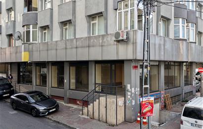 Gaziosmanpaşa Mevlana Mahallesinde 400 m² Kiralık Ticari Dükkan