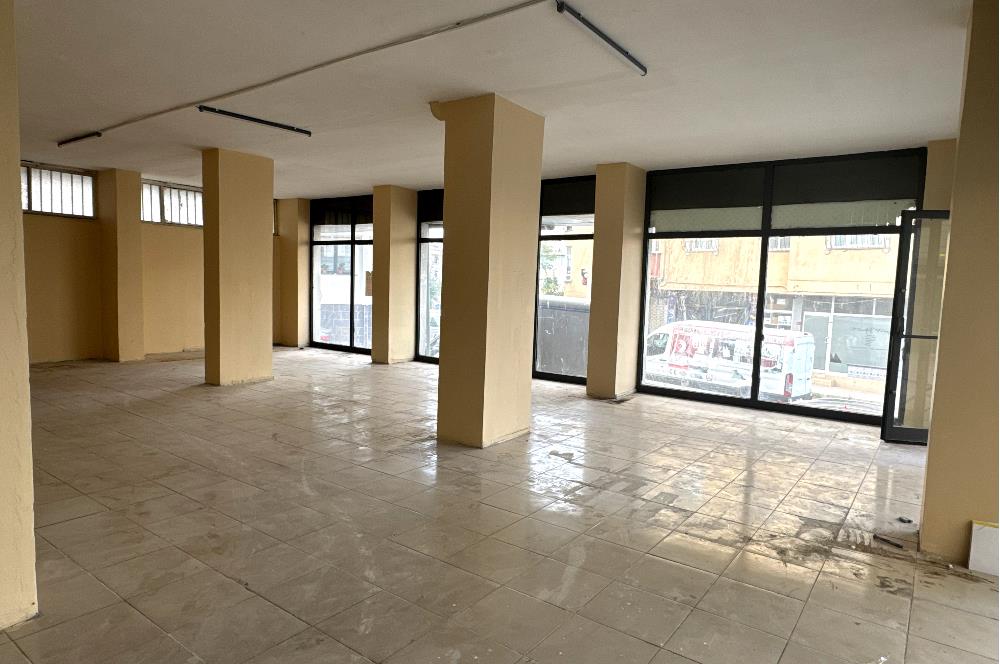 Gaziosmanpaşa Mevlana Mahallesinde 400 m² Kiralık Ticari Dükkan