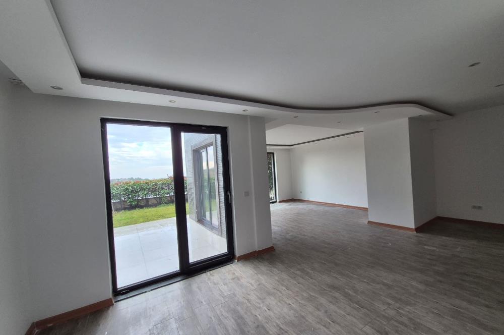 3+1 Panoramik Deniz Manzaralı, Havuz Cepheli Bahçe Dubleksi