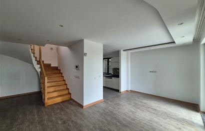 3+1 Panoramik Deniz Manzaralı, Havuz Cepheli Bahçe Dubleksi