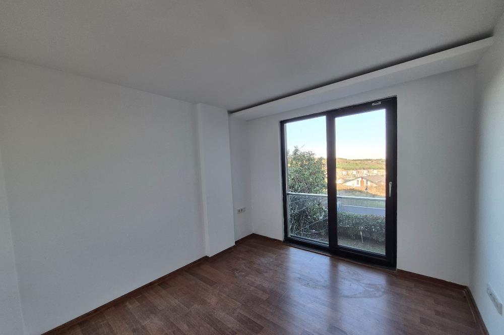 3+1 Panoramik Deniz Manzaralı, Havuz Cepheli Bahçe Dubleksi