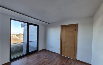 3+1 Panoramik Deniz Manzaralı, Havuz Cepheli Bahçe Dubleksi