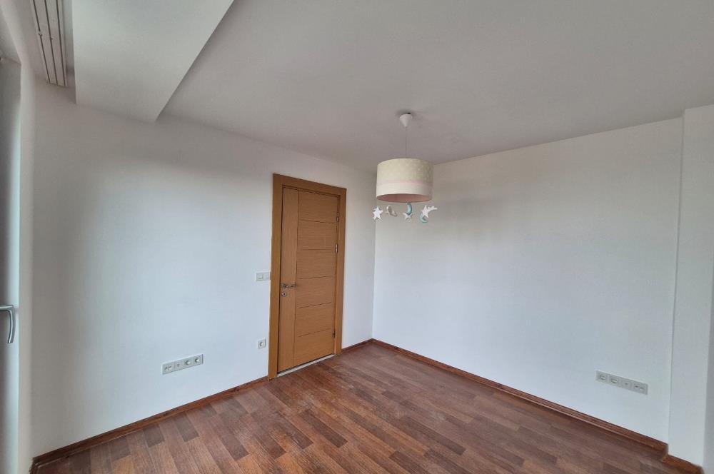 3+1 Panoramik Deniz Manzaralı, Havuz Cepheli Bahçe Dubleksi