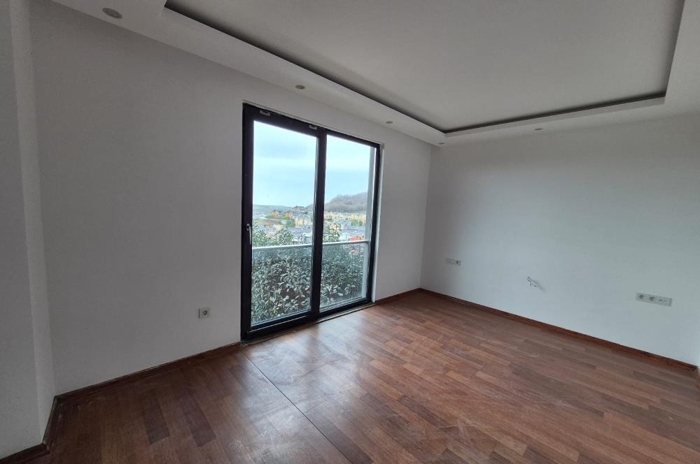 3+1 Panoramik Deniz Manzaralı, Havuz Cepheli Bahçe Dubleksi