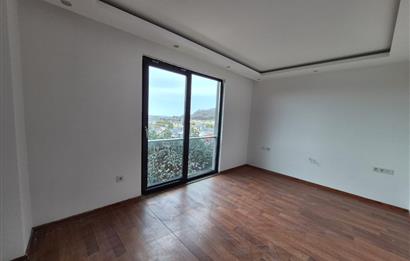 3+1 Panoramik Deniz Manzaralı, Havuz Cepheli Bahçe Dubleksi