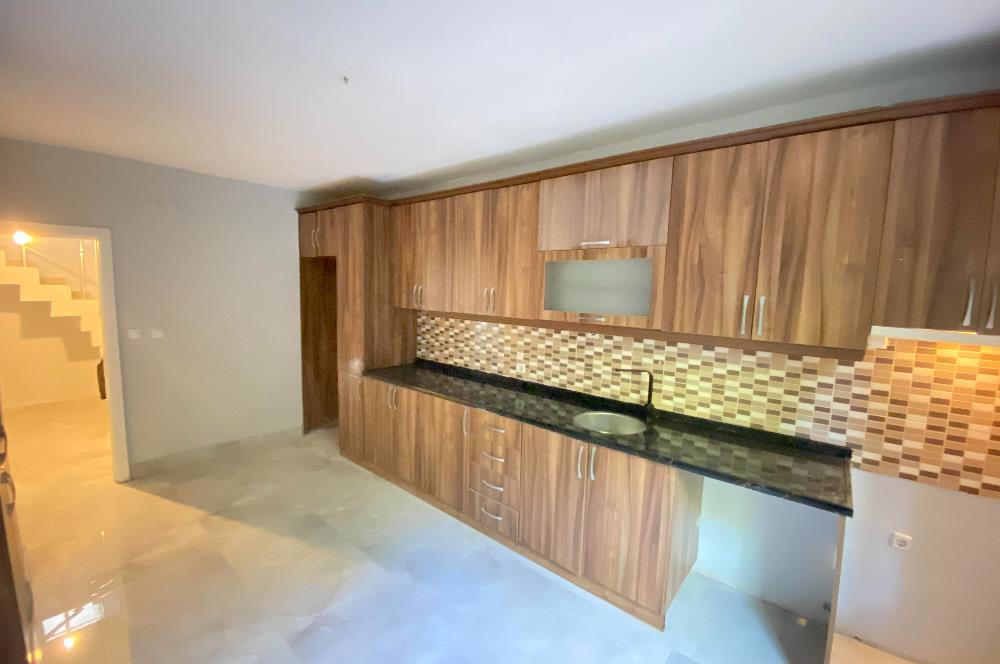 Zekeriyaköy Sinpaş'ta 3+1 Kiralık Bahçe Dubleks