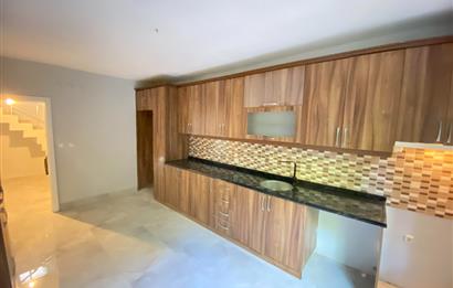 Zekeriyaköy Sinpaş'ta 3+1 Kiralık Bahçe Dubleks