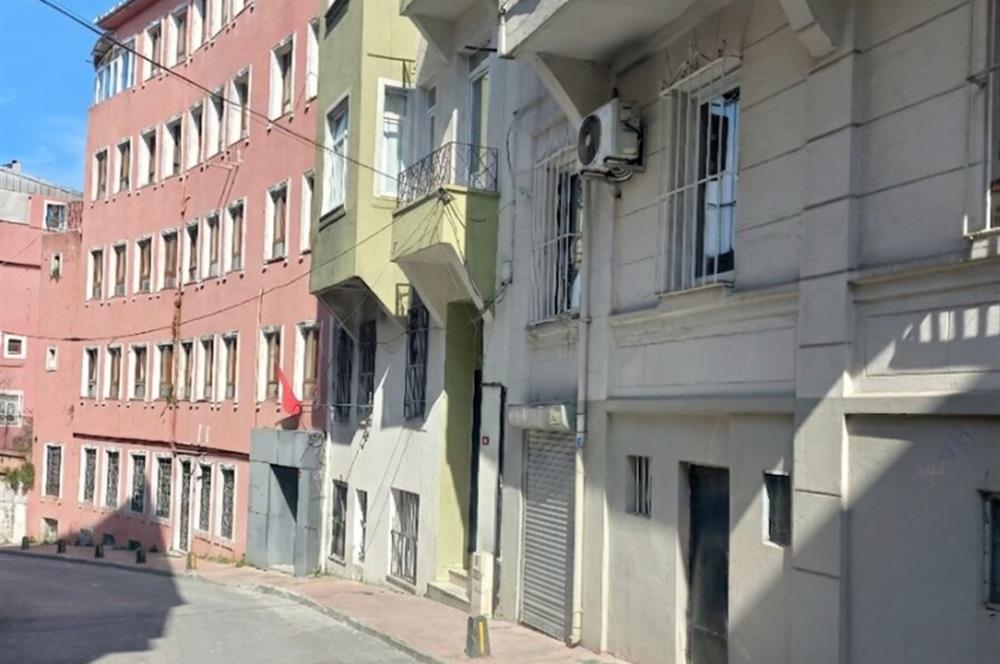 Beyoğlu'nun Kalbinde Airbnbye Uygun Satılık Komple Bina!