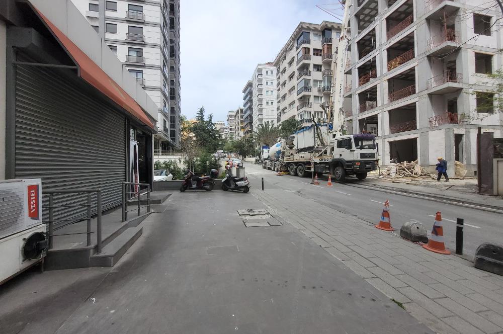 KADIKÖY GÖZTEPE MAH. MERKEZİ KONUMDA KİRACILI SATILIK DÜKKAN