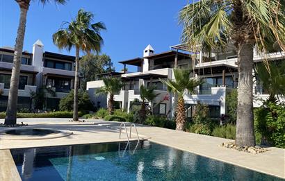 Denize Sıfır Havuzlu Site İçinde Kum Plaj Kullanımlı Kiralık Deniz Manzaralı Bahçe Katı Eşyalı Daire