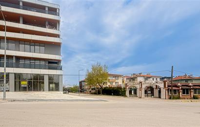Balıkesir'de Ticaretin Merkezinde 46Mt Cepheli,Prestijli Kiralık