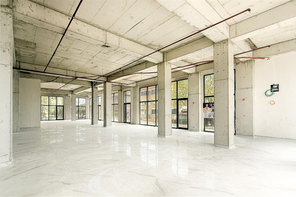 Balıkesir'de Ticaretin Merkezinde 46Mt Cepheli,Prestijli Kiralık