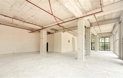 Balıkesir'de Ticaretin Merkezinde 46Mt Cepheli,Prestijli Kiralık