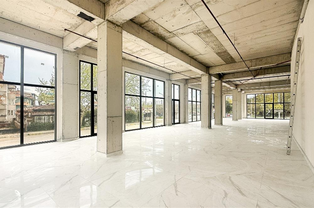 Balıkesir'de Ticaretin Merkezinde 46Mt Cepheli,Prestijli Kiralık