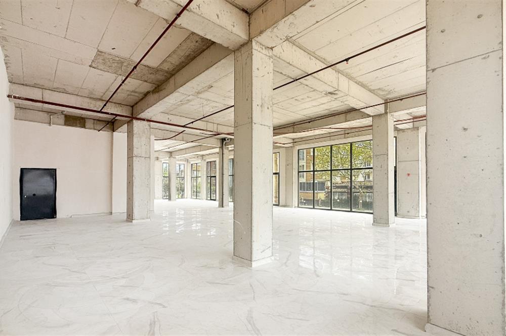 Balıkesir'de Ticaretin Merkezinde 46Mt Cepheli,Prestijli Kiralık