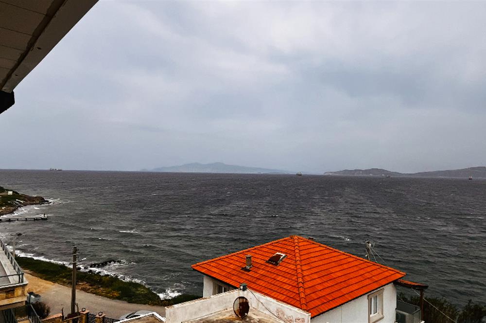Yeni Foça Petra Koyu'nda Deniz Manzaralı Kiralık 3+1 Villa