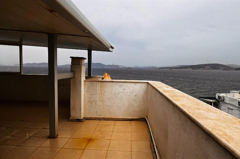 Yeni Foça Petra Koyu'nda Deniz Manzaralı Kiralık 3+1 Villa