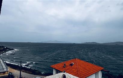 Yeni Foça Petra Koyu'nda Deniz Manzaralı Kiralık 3+1 Villa