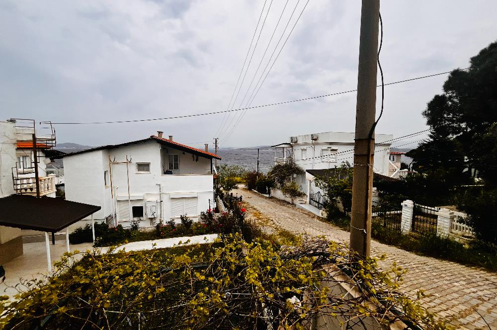 Yeni Foça Petra Koyu'nda Deniz Manzaralı Kiralık 3+1 Villa