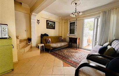 Yeni Foça Petra Koyu'nda Deniz Manzaralı Kiralık 3+1 Villa