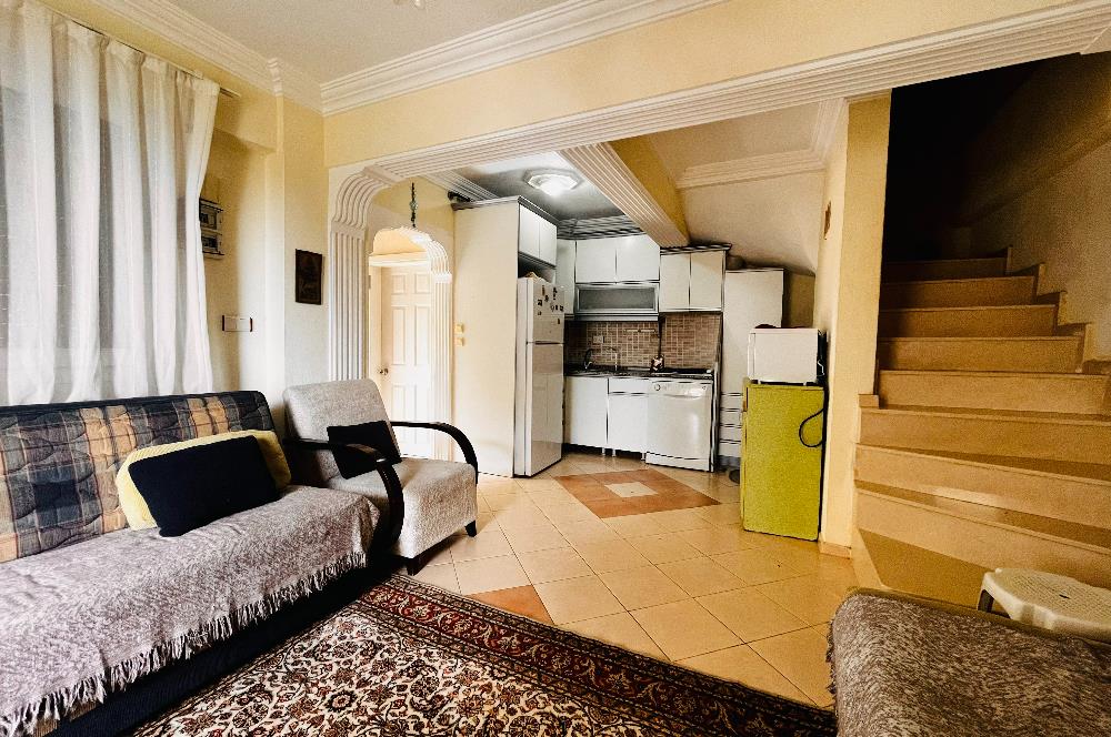 Yeni Foça Petra Koyu'nda Deniz Manzaralı Kiralık 3+1 Villa
