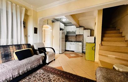 Yeni Foça Petra Koyu'nda Deniz Manzaralı Kiralık 3+1 Villa