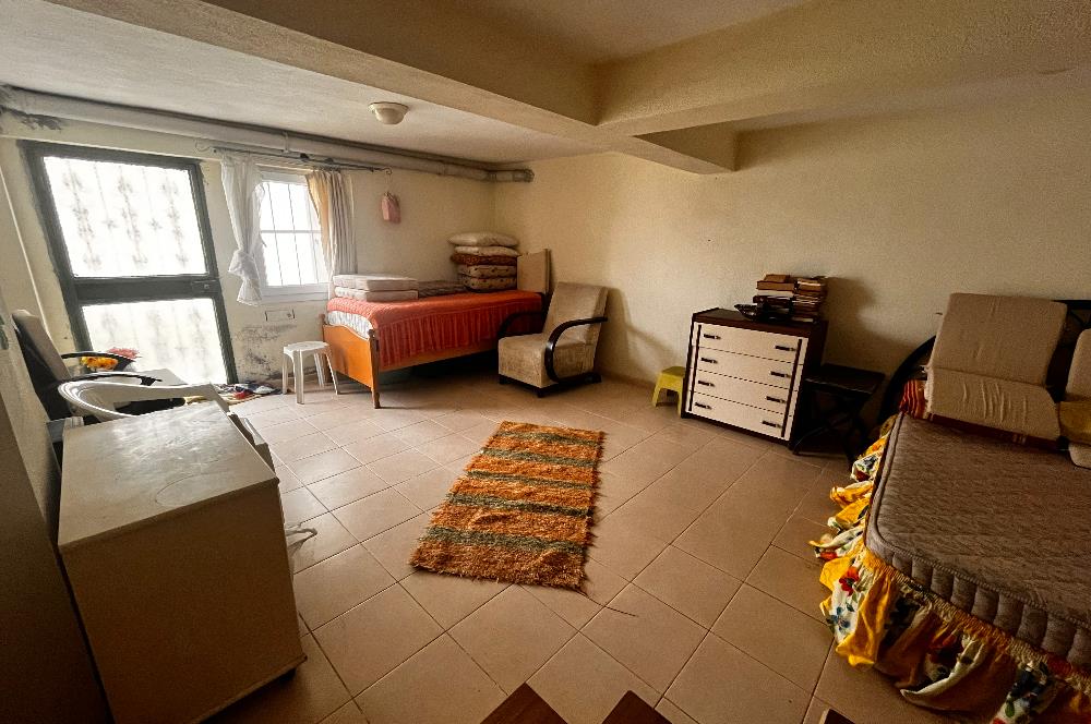 Yeni Foça Petra Koyu'nda Deniz Manzaralı Kiralık 3+1 Villa