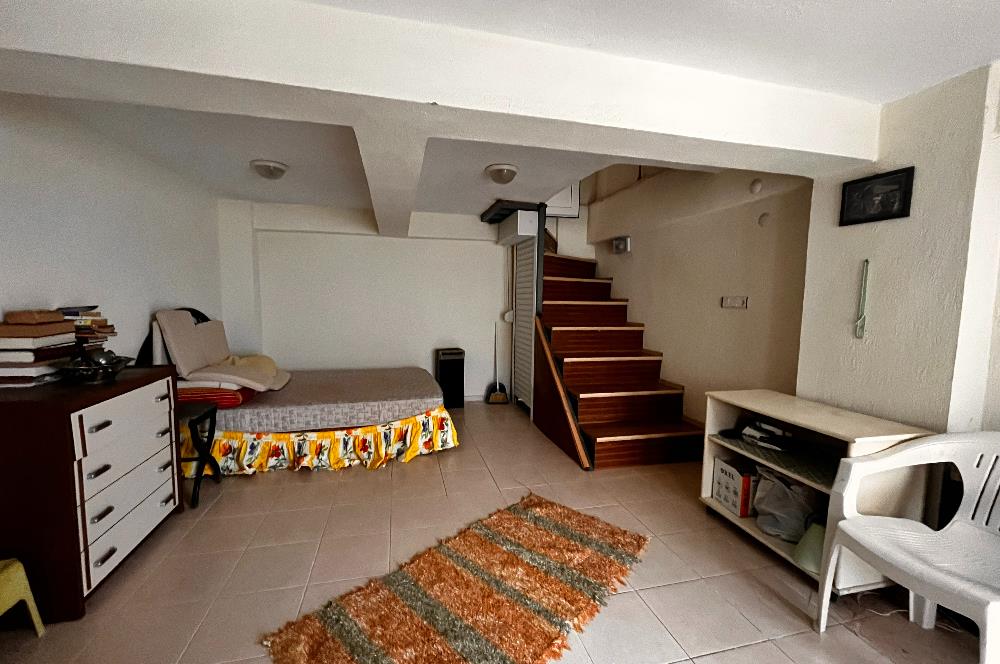 Yeni Foça Petra Koyu'nda Deniz Manzaralı Kiralık 3+1 Villa