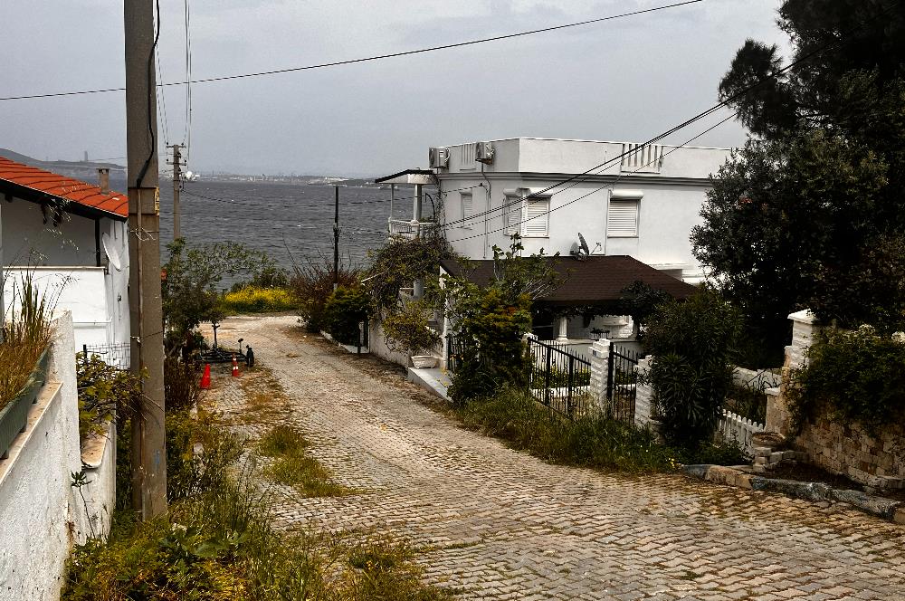 Yeni Foça Petra Koyu'nda Deniz Manzaralı Kiralık 3+1 Villa