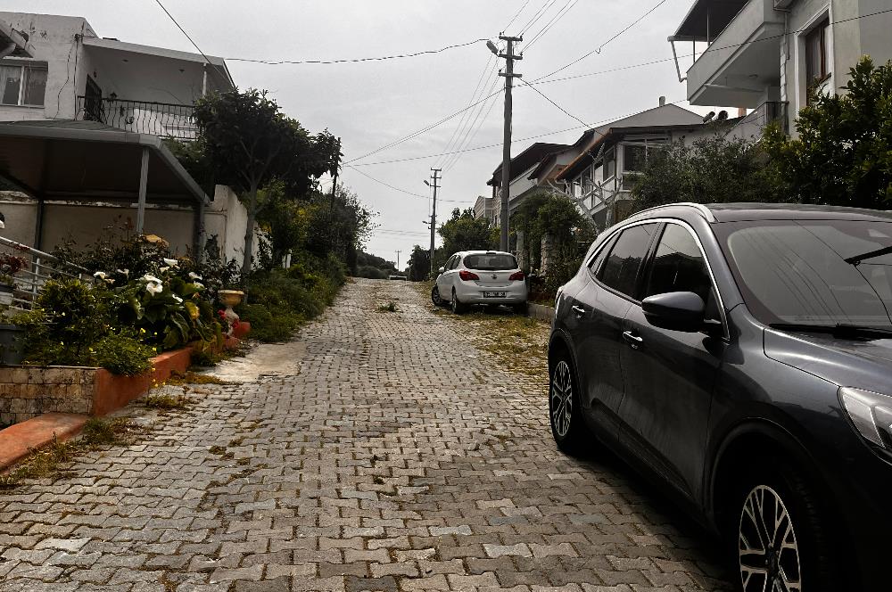 Yeni Foça Petra Koyu'nda Deniz Manzaralı Kiralık 3+1 Villa