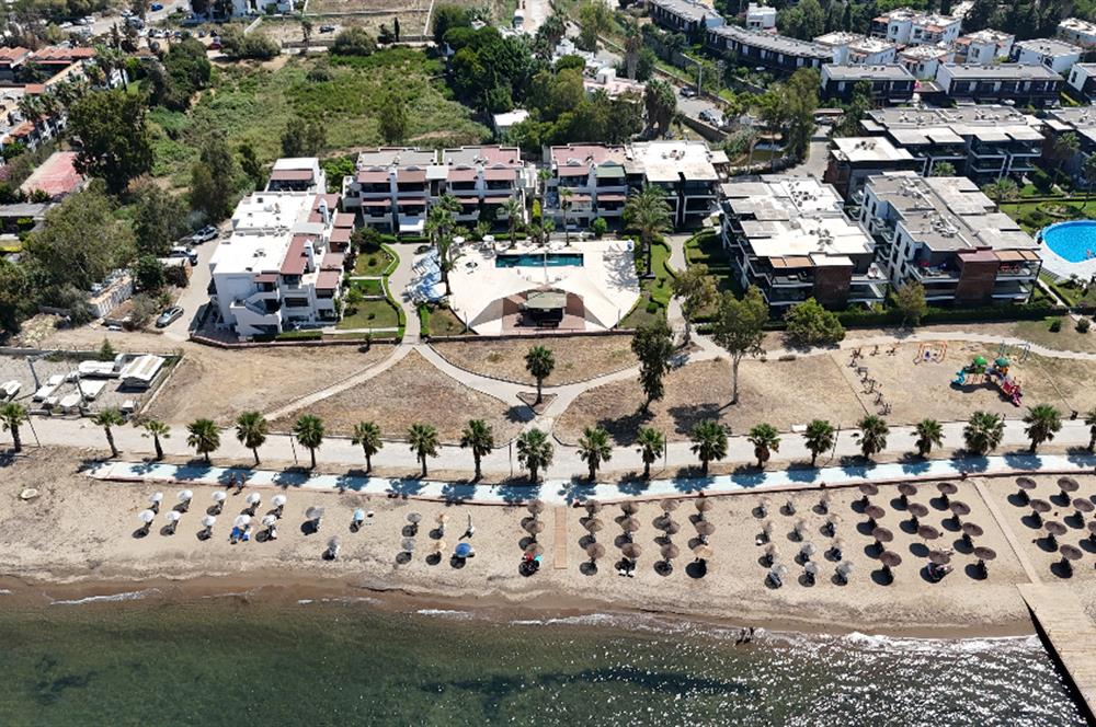 Denize Sıfır Havuzlu Site İçinde Kum Plaj Kullanımlı Kiralık Deniz Manzaralı Bahçe Katı Eşyalı Daire