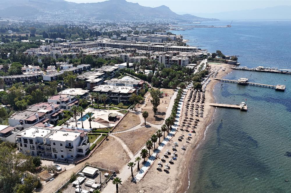 Denize Sıfır Havuzlu Site İçinde Kum Plaj Kullanımlı Kiralık Deniz Manzaralı Bahçe Katı Eşyalı Daire