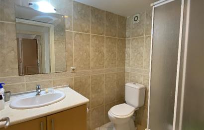 Denize Sıfır Havuzlu Site İçinde Kum Plaj Kullanımlı Kiralık Deniz Manzaralı Bahçe Katı Eşyalı Daire