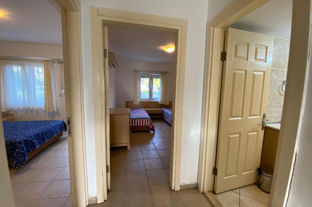 Denize Sıfır Havuzlu Site İçinde Kum Plaj Kullanımlı Kiralık Deniz Manzaralı Bahçe Katı Eşyalı Daire