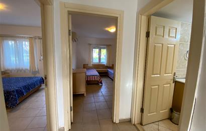 Denize Sıfır Havuzlu Site İçinde Kum Plaj Kullanımlı Kiralık Deniz Manzaralı Bahçe Katı Eşyalı Daire