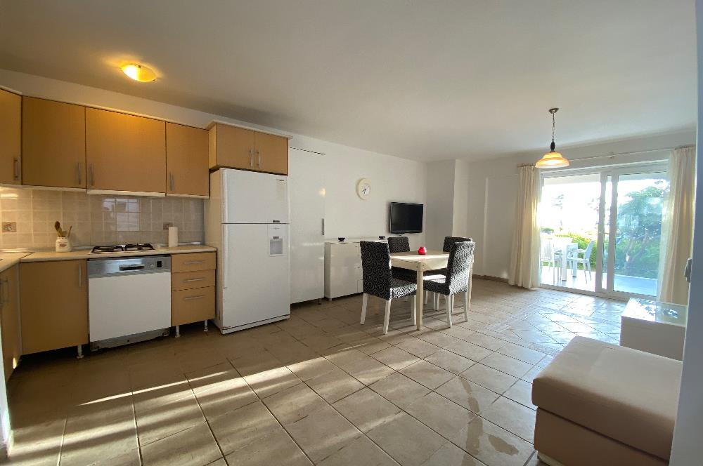 Denize Sıfır Havuzlu Site İçinde Kum Plaj Kullanımlı Kiralık Deniz Manzaralı Bahçe Katı Eşyalı Daire