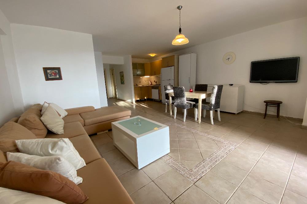 Denize Sıfır Havuzlu Site İçinde Kum Plaj Kullanımlı Kiralık Deniz Manzaralı Bahçe Katı Eşyalı Daire