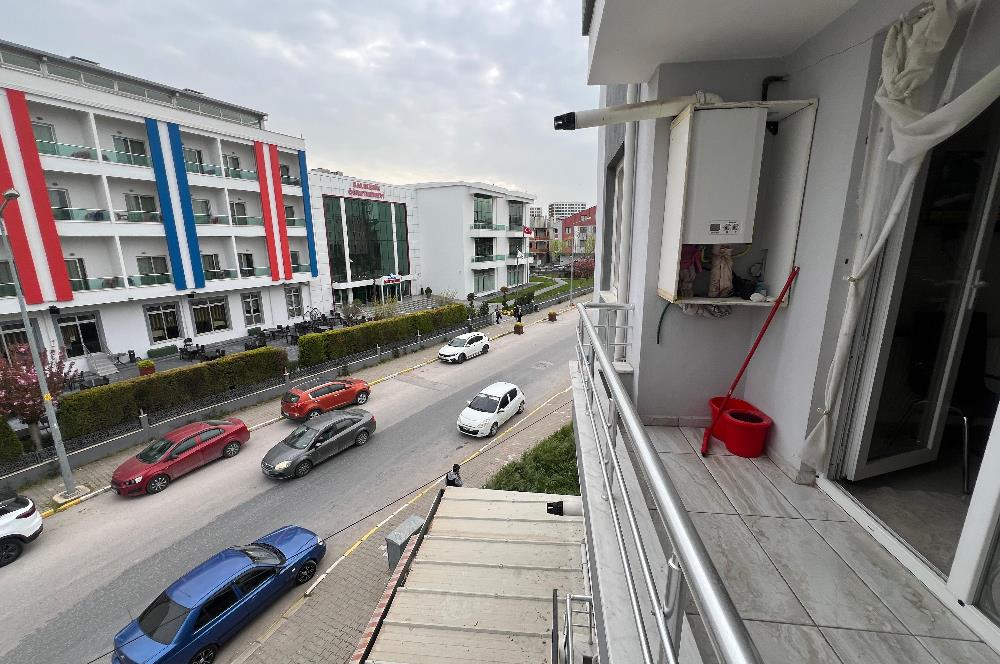 PLEVNE MAH ÖĞRETMEN EVİ KARŞISI SATILIK ARA KAT EŞYALI 1+1 DAİRE