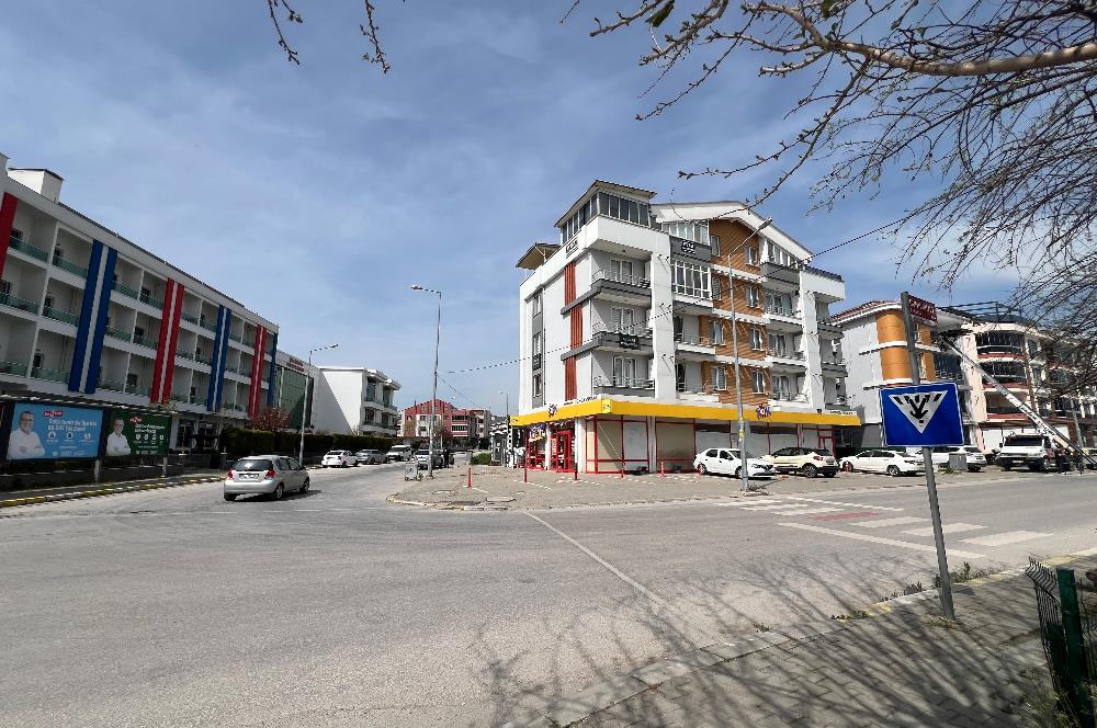 PLEVNE MAH ÖĞRETMEN EVİ KARŞISI SATILIK ARA KAT EŞYALI 1+1 DAİRE