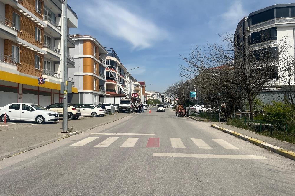 PLEVNE MAH ÖĞRETMEN EVİ KARŞISI SATILIK ARA KAT EŞYALI 1+1 DAİRE