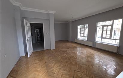 CEVİZLİDERE CADDESİ PARALELİ BAKIMLI KİRALIK DAİRE