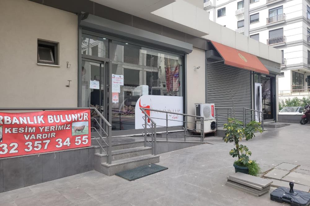 KADIKÖY GÖZTEPE MAH. MERKEZİ KONUMDA KİRACILI SATILIK DÜKKAN