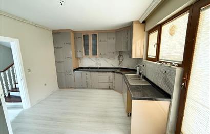 Zekeriyaköy'de Kiralık Tam Müstakil Villa