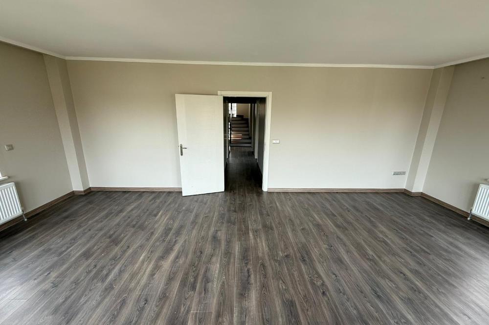 Zekeriyaköy'de Kiralık Tam Müstakil Villa