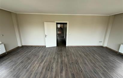 Zekeriyaköy'de Kiralık Tam Müstakil Villa