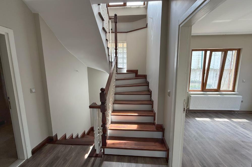 Zekeriyaköy'de Kiralık Tam Müstakil Villa