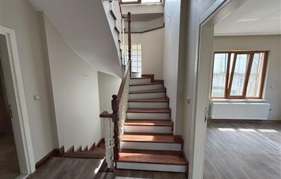Zekeriyaköy'de Kiralık Tam Müstakil Villa